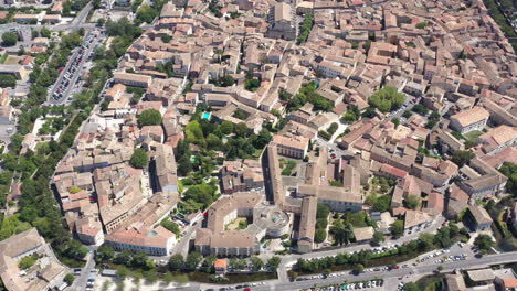 Famous-antique-shops-city-l'Isle-sur-la-Sorgue-aerial-sunny-day-France-water